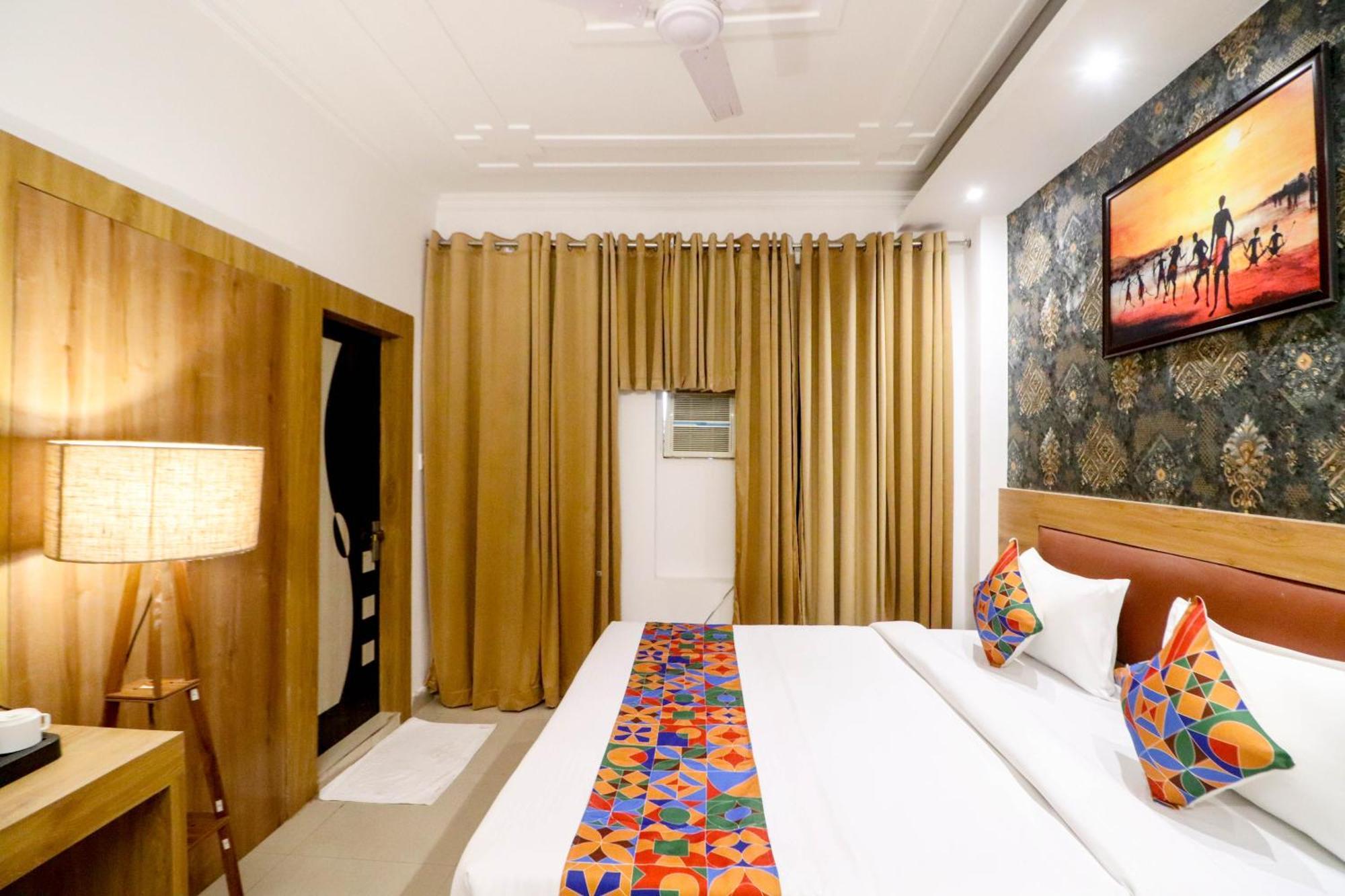 Hotel Vvs Near Delhi Airport 뉴델리 외부 사진